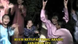 ARamlie amp Maria Bachok  Malam Tujuh Likor Official Music Video [upl. by Cowley]