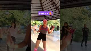 Shake it beat it 🥵 shorts dance zumba fitness [upl. by Nosrettap319]