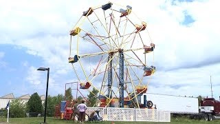 Time lapse Building the Ferris wheel for La Fete de Marquette [upl. by Akirej]