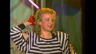 Czyja szyja  Beata Molak Anna B Mietek Szcześniak  KFPP Opole 1989 [upl. by Christabel402]