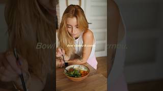 Bowl s batáty amp cizrnou 🤌🏼✨ food recept recipe vlog whatieat mom whatieatinaday healthy [upl. by Sosanna126]