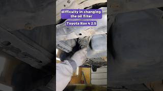 Difficulty of replacing the oil filter Toyota RAV4 25 vs Opel Insignia 20d shorts [upl. by Billat]