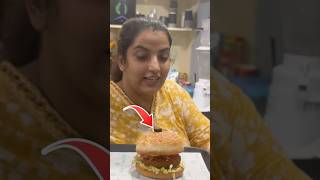 Tannu ne bnaya khud ke leye burger tamannaandpraveen [upl. by Stephi]