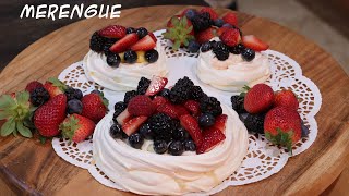 PAVLOVA CON FRUTOS ROJOS O MERENGUE RECETA FACIL PARA NAVIDAD [upl. by Emeline]