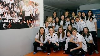 Valencia CF El VCF Femenino inaugura su foto en el Tour de Mestalla [upl. by Aketal]