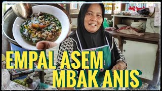 Empal asem Mbak Anis  Kuliner dibawah pohon kersem [upl. by Yajet313]