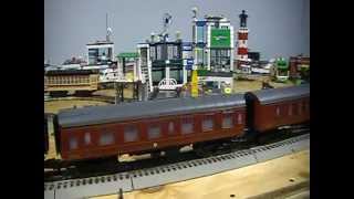 Harry Potter Hogwarts Express Lionel Train Set Video O Gauge 711020 [upl. by Ahseram266]