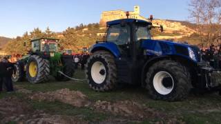 FENDT JOHNDEERE NEWHOLLAND MASSEYFERGUSON GARA di TIRO 2 benedizione dei trattoriAssisi [upl. by Tomlinson]