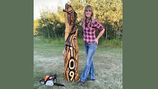 Wood Carver Turns Log Into a Big Wood Fish Address Marker  Chainsaw Carving Timelapse Video [upl. by Anyaled]