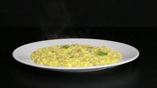 Le ricette di Pasta Garofalo e Niko Romito Risotto con salsiccia zafferano e brodo di porri [upl. by Eloc581]