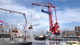 Drijfkraan het Nijlpaard op Havenfestival IJmuiden 2014 [upl. by Alludba]