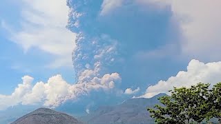 Flights to Bali cancelled amid volcanic eruption [upl. by Labaw]