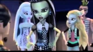 Monster High™ Ghouls Rule  Holt Gets Arrested Again [upl. by Aelegna861]