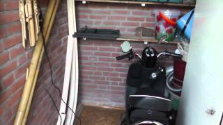 Tomos elite accu opladen  Loading battery Tomos elite [upl. by Spindell]