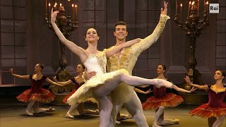 Marianela Núñez amp Roberto Bolle pas de deux from act II Paquita – Italian TV show quotDanza con mequot [upl. by Llenram579]