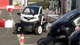 La Renault Twizy si prova al Motor Show di Bologna 2011 [upl. by Nahtannhoj]