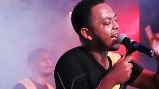 Dibekulu  Ayenema Wedajish live at H2o New Ethiopian Music Official HD Music Video [upl. by Theodora]