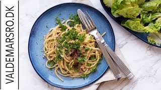 Spaghetti Carbonara  skøn og nem opskrift på pasta med bacon [upl. by Gabel]