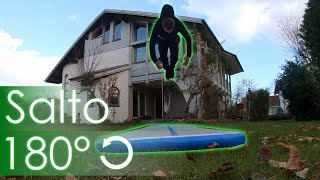 Salto mit halber Drehung gehockt lernen  Tutorial [upl. by Saimerej]