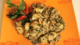 Pierś z kurczaka z grzybami pollo con funghi [upl. by Vatsug180]