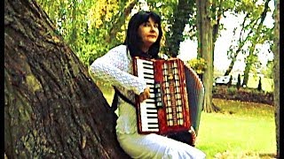 WIESŁAWA DUDKOWIAK  BIAŁY MIŚ  accordion instrumental version [upl. by Trubow151]