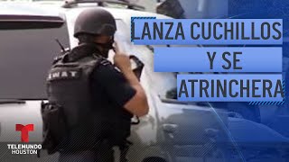 Hombre arroja cuchillos a su esposa en caso de violencia doméstica  Telemundo Houston [upl. by Ahsinuq]