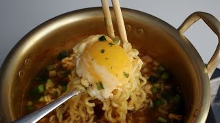 How to make Korean ramyeon Ramyeon 라면 aka ramen [upl. by Erwin]