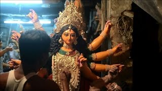 Inde préparatifs du festival hindou Durga Puja [upl. by Aufmann]