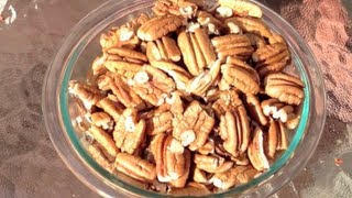 THE EASIEST WAY TO SHELL AND CRACK PECANS UNDER 30 SECONDS [upl. by Pachston996]