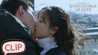 Hot first kiss  They kissed passionately for five minutes  Amidst a Snowstorm of Love  EP09 Clip [upl. by Kcirtap]