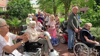 03072020 Bewoners Baan Gouda bij Draaiorgel De Lekkerkerker [upl. by Htebazil408]