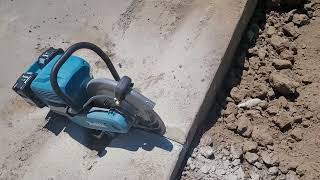 Makita 14quot 80V Battery Concrete Saw [upl. by Amory]