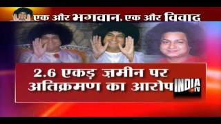 Fake Godman Bala Sai Baba emerges dresses and acts like Sathya Sai Baba [upl. by Shirlene]