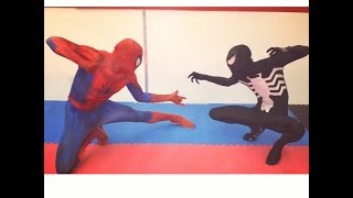 The Stunning SpiderMan vs Venom The Final Showdo [upl. by Singer]