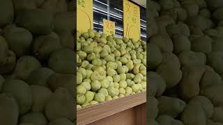 A lot of pomelos 😱😱😱 pomelo pomelofruit fruit shorts [upl. by Eurydice]