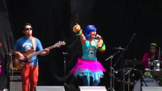 La mesa tiene patas  Planetas  Cantando Aprendo a Hablar en Kidazapalooza 2014 17 [upl. by Ardnek900]