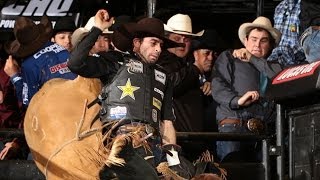 WINNING RIDE Fabiano Vieira sustains concussion after winning 1515 PBR [upl. by Rocker940]