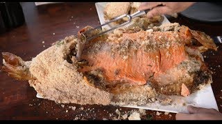 다큐 촬영하러 호주에 갔다가 찍게된 통연어 소금오븐구이남호주 요리Whole Salmon baked in saltSouth Australian cuisine [upl. by Yditsahc352]