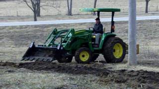 John Deere 4720 w 400CX loader and SS 4in1 bucket moving dirt [upl. by Gervais62]