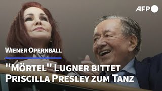 Wiener Opernball Lugner bittet Priscilla Presley zum Tanz  AFP [upl. by Sudnor]