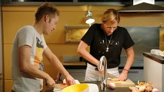 Gegrilde goudbrasem met wortel koolraap en zoete aardappel  Sofie in de keuken van  VTM Koken [upl. by Belak]