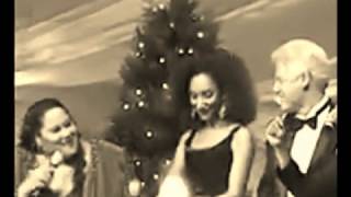 Christmas at the White House 2000  Sister Sledge amp Martha Wash with The Clintons [upl. by Dor642]