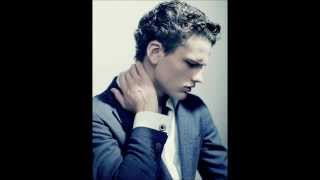 Fashion Facials Simon Nessman [upl. by Gnay158]