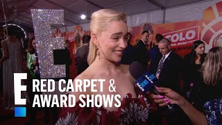 Emilia Clarke quotFreaked Outquot Over Sarah Jessica Parker  E Red Carpet amp Award Shows [upl. by Ocisnarf]