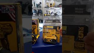 Starter Kit Batería 50 Ah  Cargador DCB115B2 Dewalt DCB205K1 [upl. by Aseuqram]