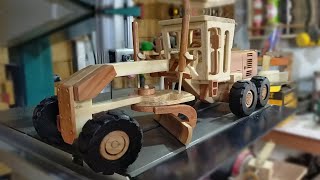 CATERPILLAR GRADER 140 wooden toy [upl. by Demott]