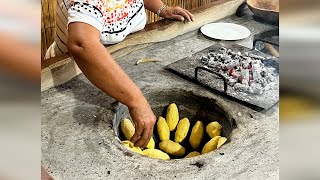 Los originales panes de almidon de yuca [upl. by Sialac]