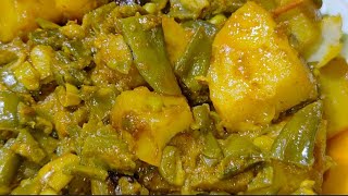 Majedaar Sem Aloo ki Sukhi sabzi Ki Recipe recipe cookwithzainab [upl. by Eeldarb]