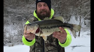 Ice Fishing for Huge Guernsey Ohio Largemouth Bass on AEP Public Recreation land [upl. by Hovey535]