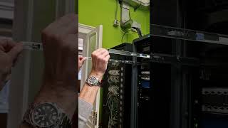 Rack Mounting DELL PowerEdge R660xs [upl. by Naimaj]